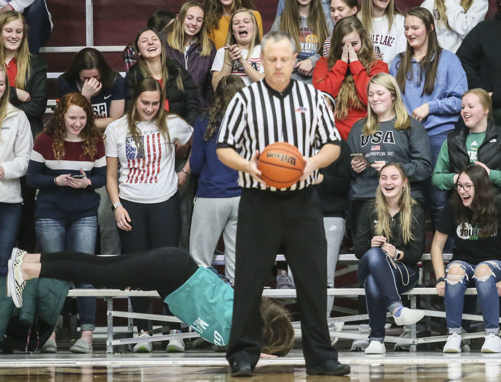 013120-qc-spt-gen-moline-hoops-14.JPG